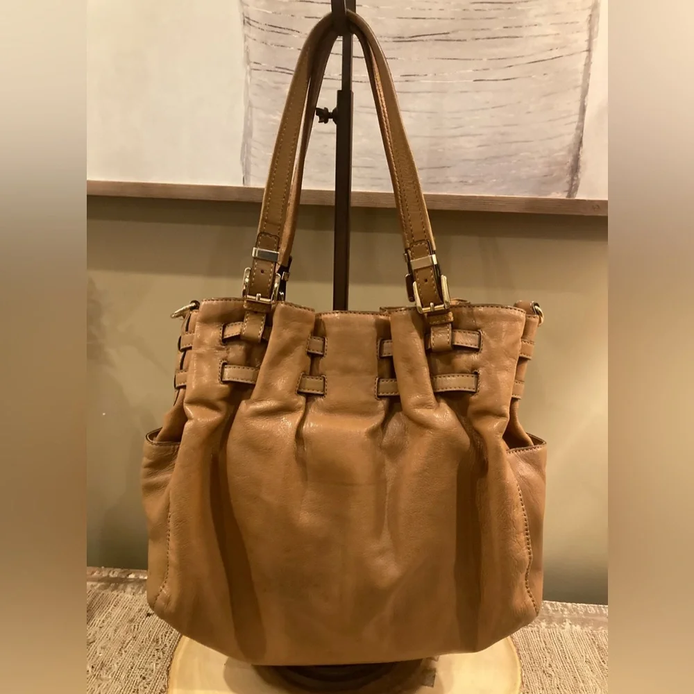 Michael Kors Way Bag Carmel Brown Cinch Buckle‎ Logo Charm Hobo Tote Satchel